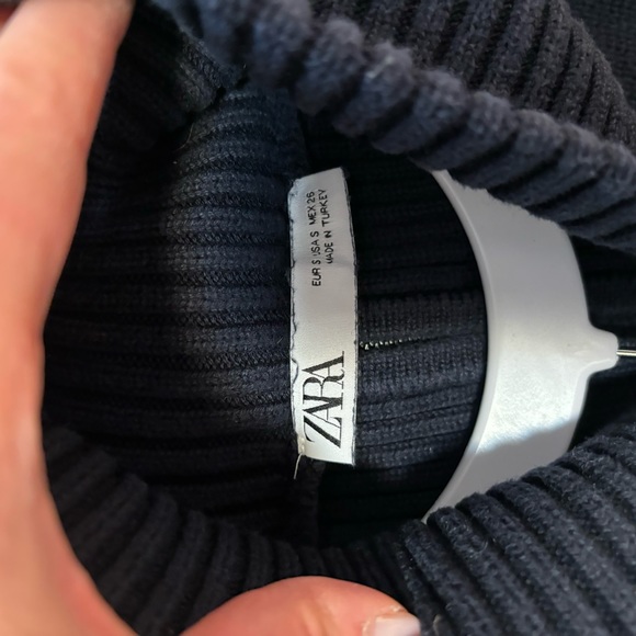 Zara Knit Zip Sweater - Picture 2 of 2